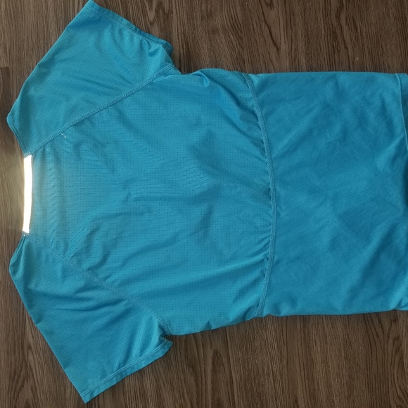 Reebok running shirt - Picture 4 of 7